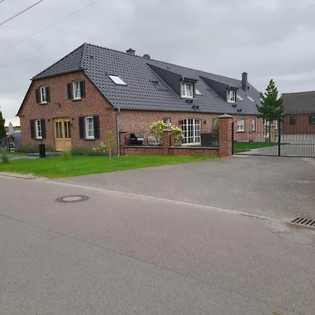 Hannekenbuurs Kleine Kune Kune Farm * Weeze